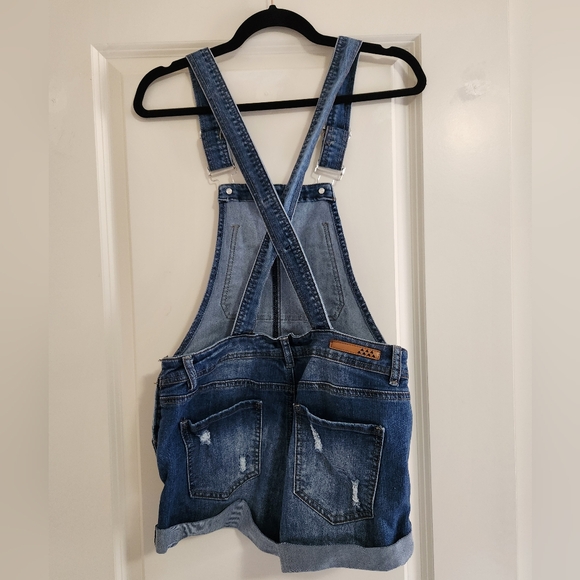 🎀2/$30🎀 Dollhouse Denim Shorts Overalls - Picture 2 of 2